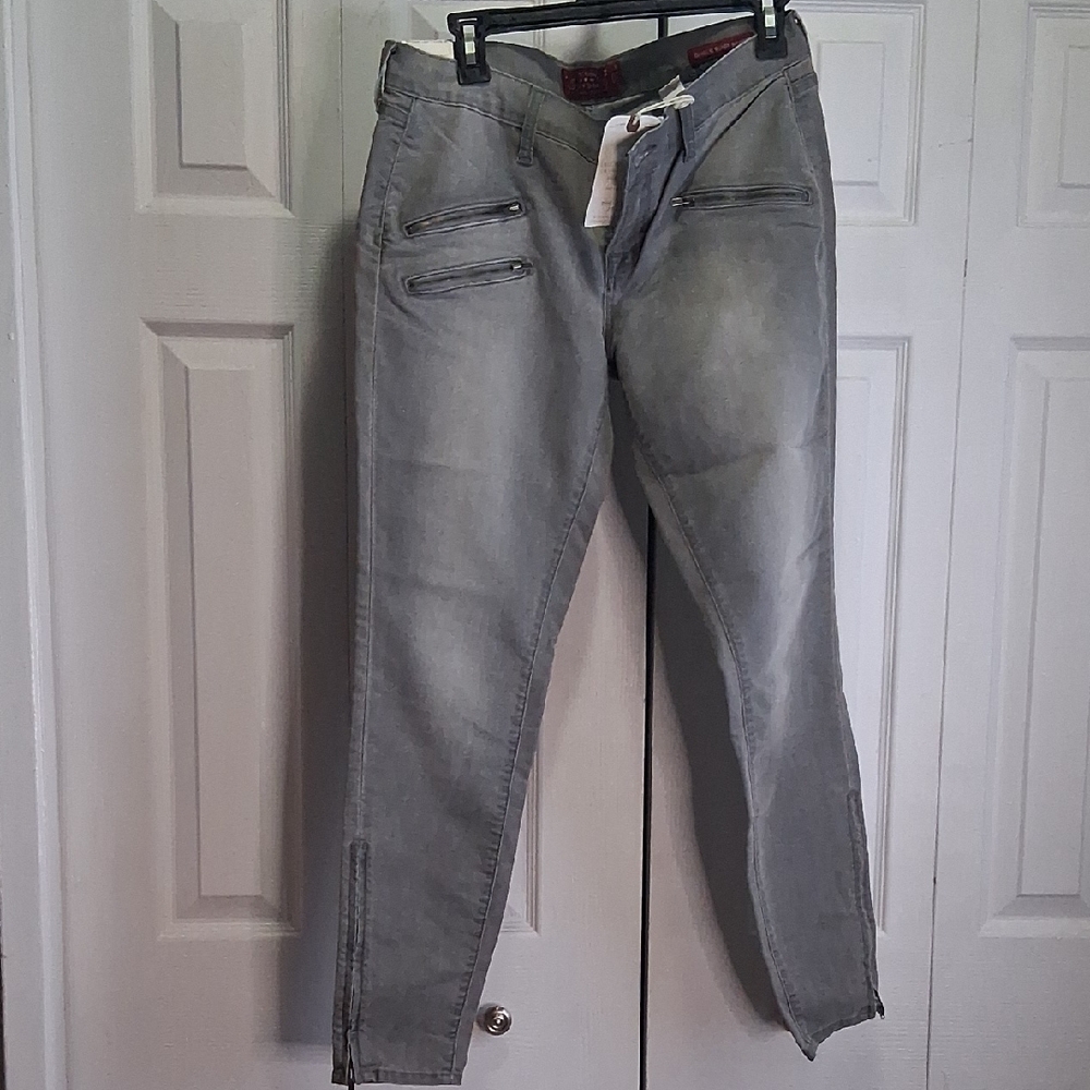 Lucky Brand Gray Jeans with Zipper Detail